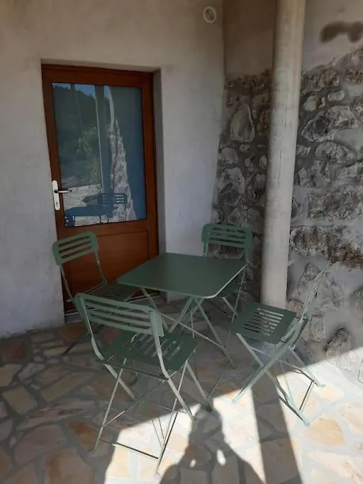 Gilhoc-sur-Ormeze Charmant Appartement Au Calme 0*,
